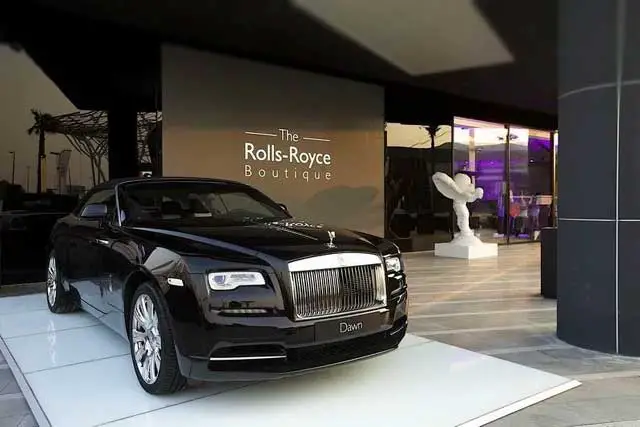 Бентли против Роллс-Ройса: что лучше?  Rolls-Royce