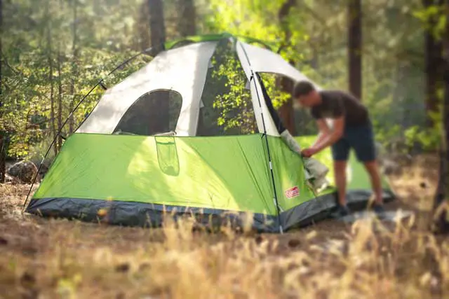 Лучшие четырехместные автомобильные палатки для кемпинга: Sundome