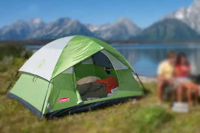 Лучшие палатки для автомобильного кемпинга: палатка Coleman Sundome 6