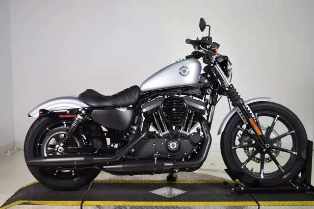 5 лучших легких круизных мотоциклов: Harley-Davidson ABS Sportster Iron 883