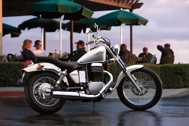 5 лучших легких круизных мотоциклов: Suzuki Boulevard S40