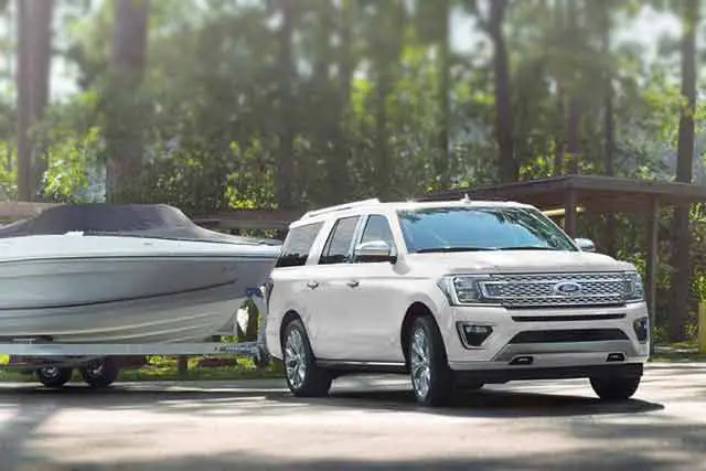 The 5 Best SUVs for Towing a Boat: Ford Expedition