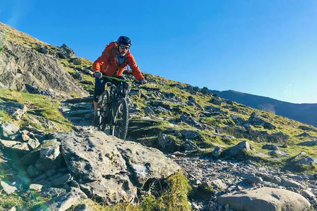 8 Tips for Beginner Mountain Bikers: Maintain Momentum